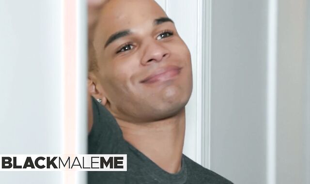 Blackmaleme - Fit Trelino Wants His Roommate Tyler Roberts' Beef Whistle & Ultimately Gets A Taste Of It