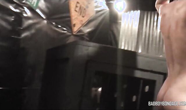 Xxl dicked Axel Johnson gets a lesson