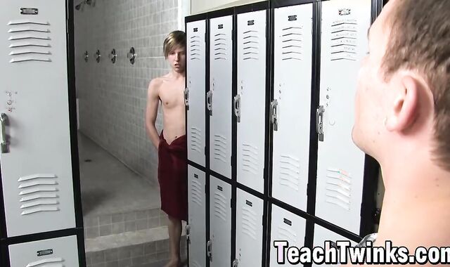 Maddox Johnson assfuck penetration plumbed by Ethan Storm and Kaiden Ertelle