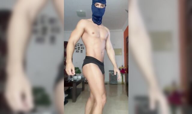 Posing ???? ✅ OF ???????? @e_rosxxl