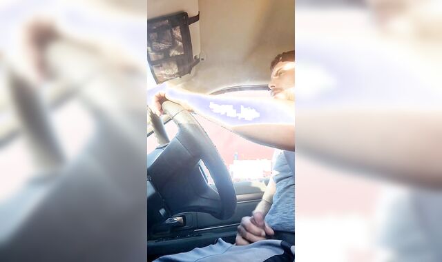 Country fellow masturbates off while driving