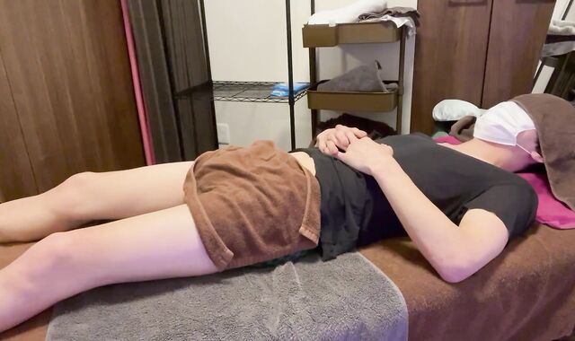 Early 20s! Inexperienced bicurious!