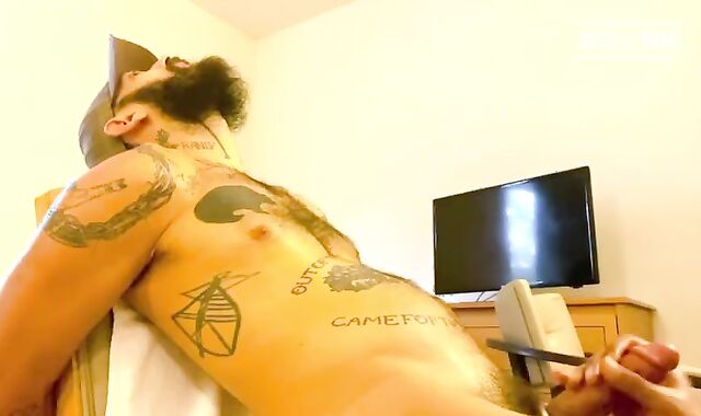 Matt Muck Gets Edged!