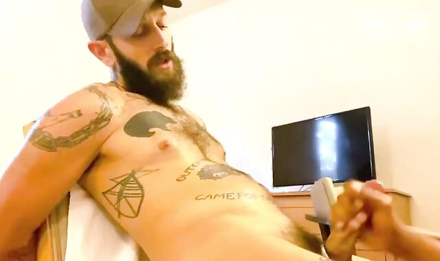 Matt Muck Gets Edged!