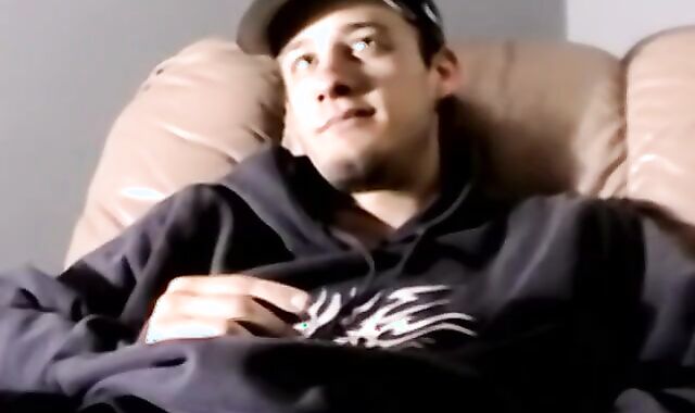 First-Timer guy flashes his sugary-sweet dude schlong some tug love