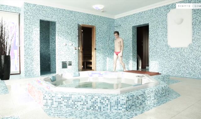 STAXUS :: Jacuzzi for three !