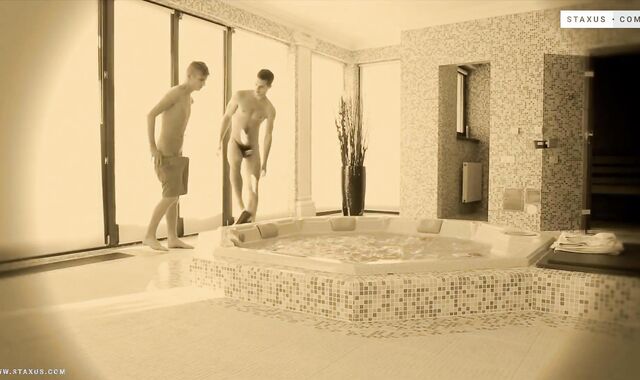 STAXUS :: Jacuzzi for three !