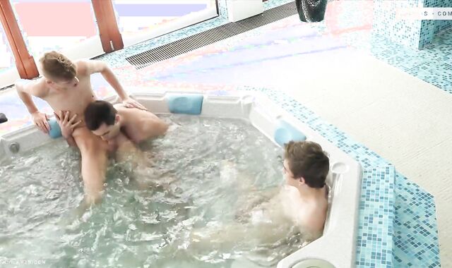 STAXUS :: Jacuzzi for three !