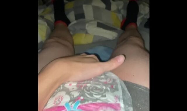 Dousing my pull up then kneading it until i jism