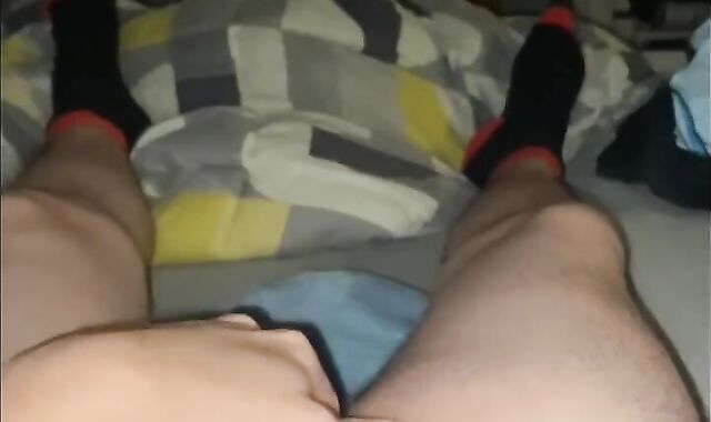 Dousing my pull up then kneading it until i jism