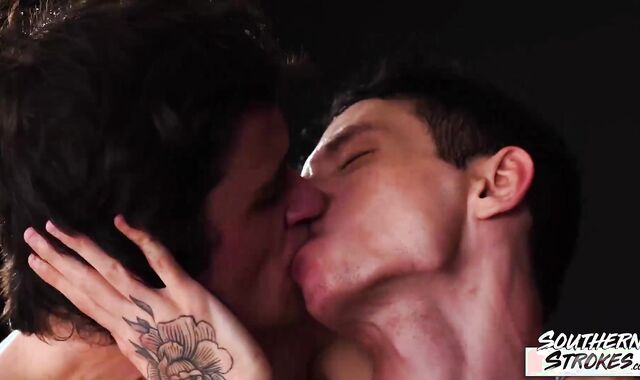 SOUTHERNSTROKES Twinks Adam Heavy And Justin Stone No Protection