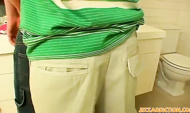 Athletic boys Casey Fuckpole and Shane Allen buttfuck penetration breed