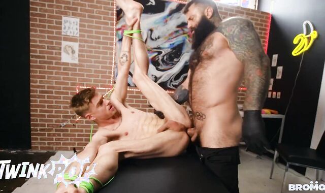 Twunk Pop - Markus Kage Does A Tattoo On Super-Hot Lev Ivankov's While He Is Sucking His Rock-Rock Hard Fuckpole