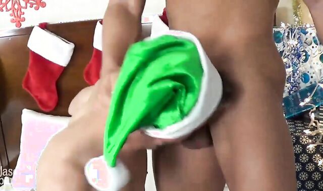 JockBreeders - Acquaintance Ty Thomas slurps Johnny V ballsack