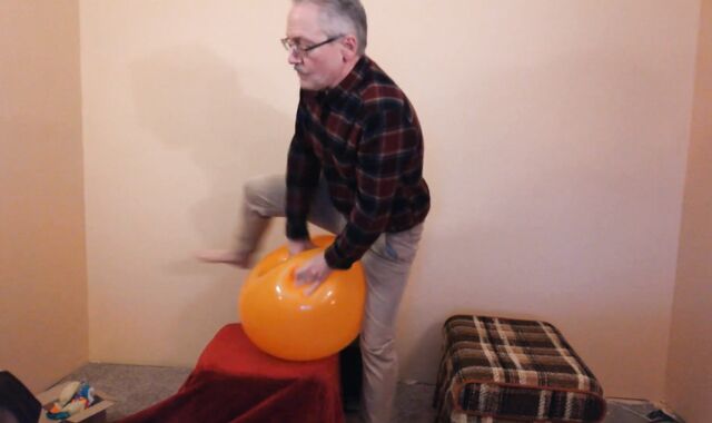 89) Re-Used TT24" Balloon Popped - Balloonbanger