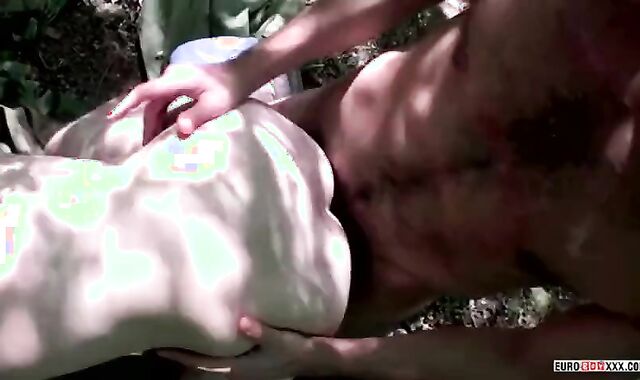 Deux Trous Pour Le Chief