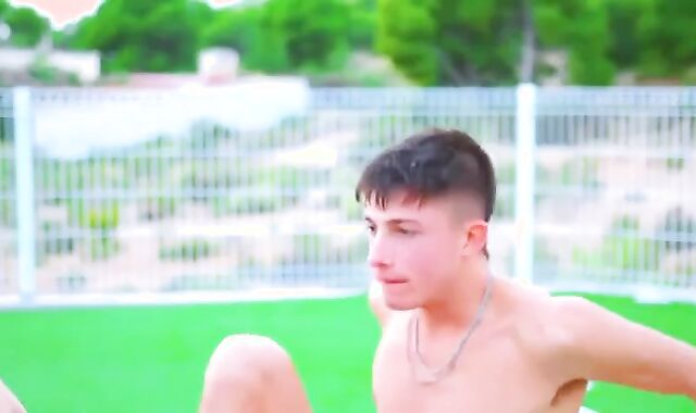 Young lad sucking man-meat vid