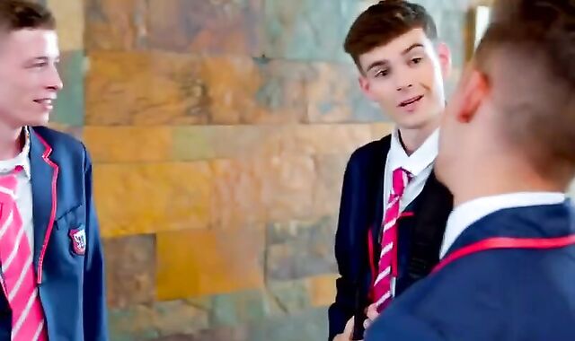 Young lad sucking man-meat vid