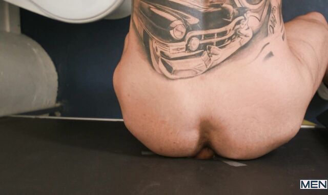 DrillMyHole - Choking with Johnny Donovan and Malik Delgaty