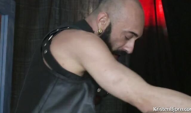 ginormous-ramrod-destroys-chap-gap