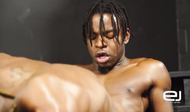 EdwardJames: Black Mamba throwing salad