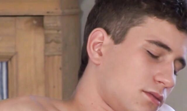 Twinks - Passionate young twink no rubber bj porno