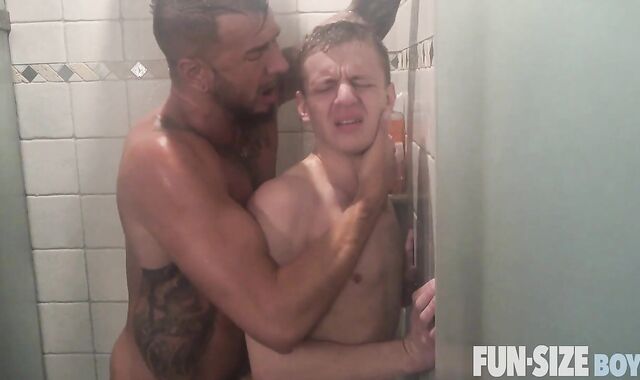 FunsizeBoys: Young twunk finds pleasure in tough penetrating