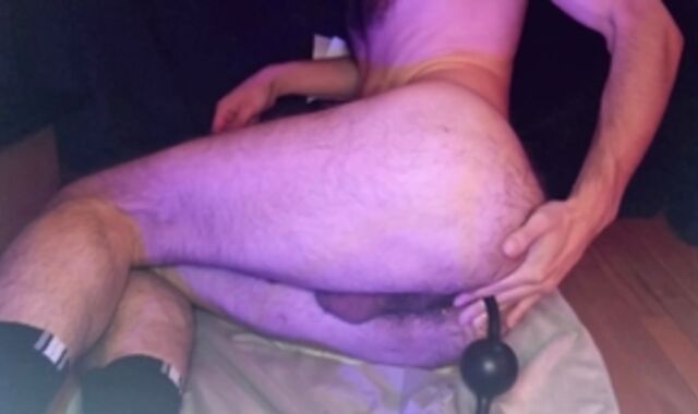 Self-knuckle And supreme-sized smash-fuck-hole Injections Lead To immense rectal Pumping Out Conclude