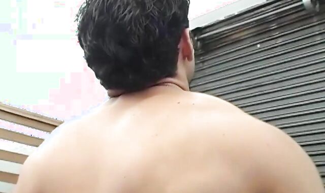 BangBangBoys: Fabio Ferriera tugging uncut schlong in douche