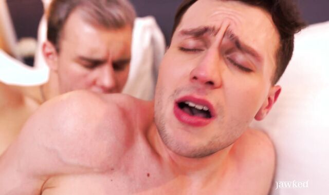 Jawked: Max Royse & athletic Alex Vens fetish massage