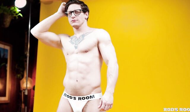 Rodsroom - Jordan Starr boinking piercing homo Dalton Riley