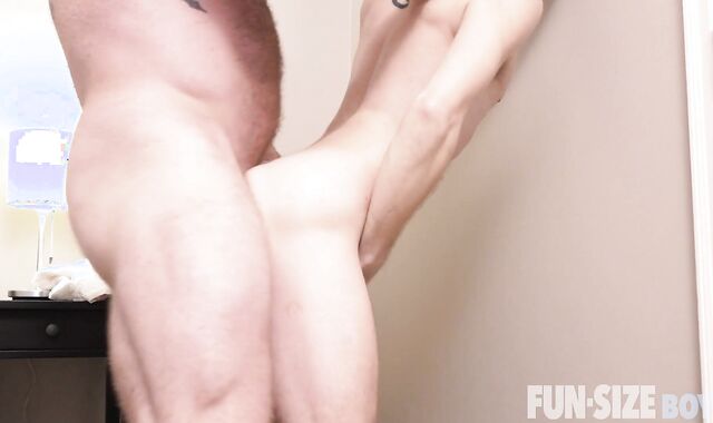 FunsizeBoys - Ginger and athletic DILF Tom without a rubber throwing salad