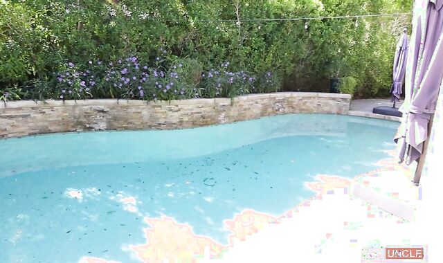 SayUncle Extras: Thin star Derek Allen rushes the hottest hook-up