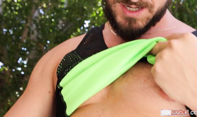 SayUncle Extras: Thin star Derek Allen rushes the hottest hook-up