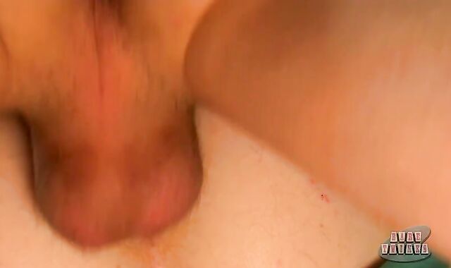 Dakota bonks his spear juices Into Elijah