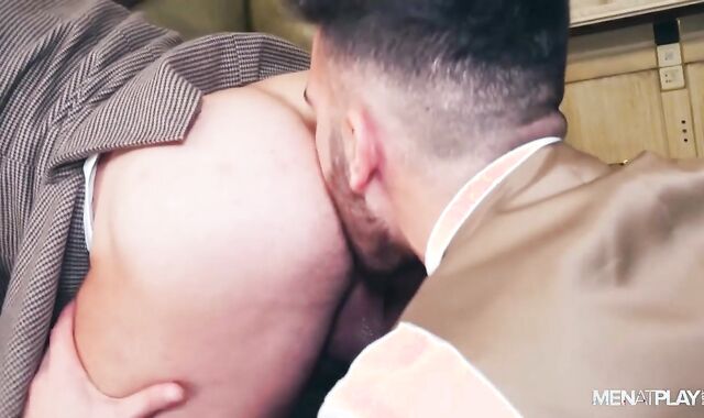 MenatPlay: Young Pol Prince feet fetish