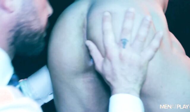 MenatPlay: Bruno Max in a suit ass finger-tickling in the club