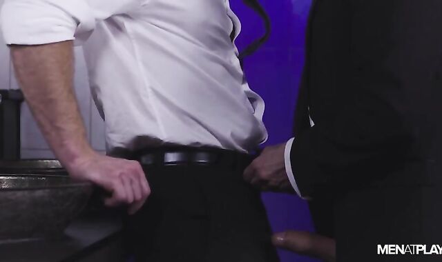 douche Attendant - Manuel Skye & Olivier Robert