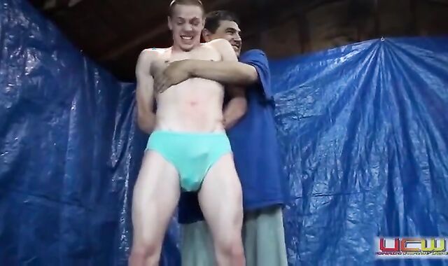 homo World A-wrestling-ball-sac-bash-specie-test-for-johnny