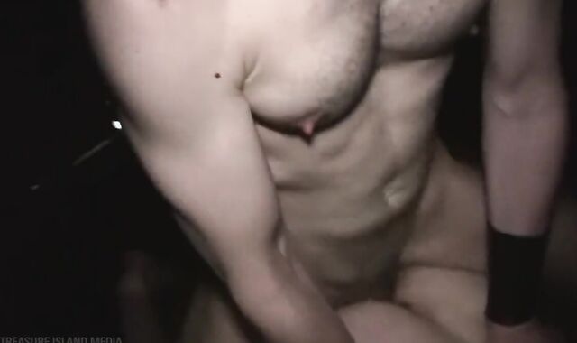 Underground Nail-Out Pub Party