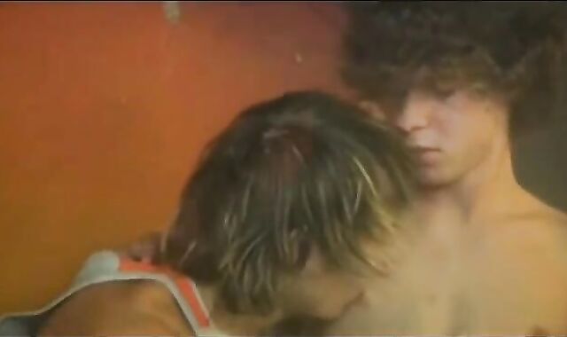 homosexual Fuck-Fest 4 Tw-nks rip up On Stage