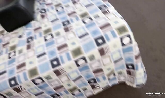 Maskurbate - Masturbating uncut beef whistle after conversation