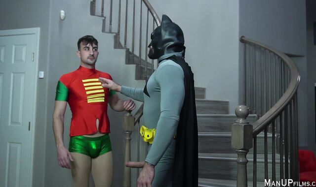 ManUpFilms: Robin plus muscle Mason Lear