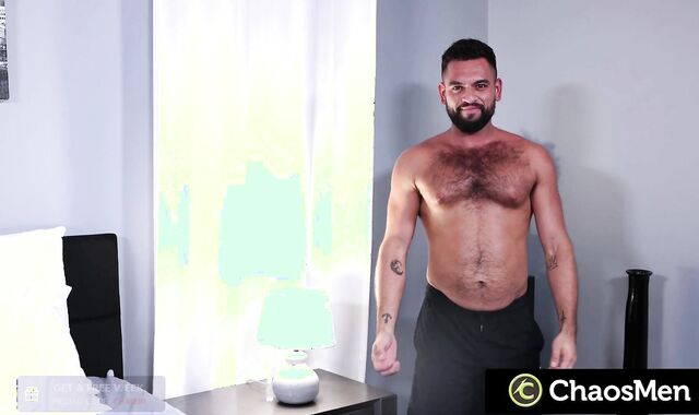 Debutting bushy Muscle Justin Eros