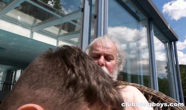 ClubBangBoys: Dirty homosexual Peter M perceives in need of real hook-up