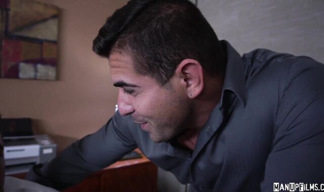 ManUpFilms: Homosexual Dante Colle playing with Damien Stone