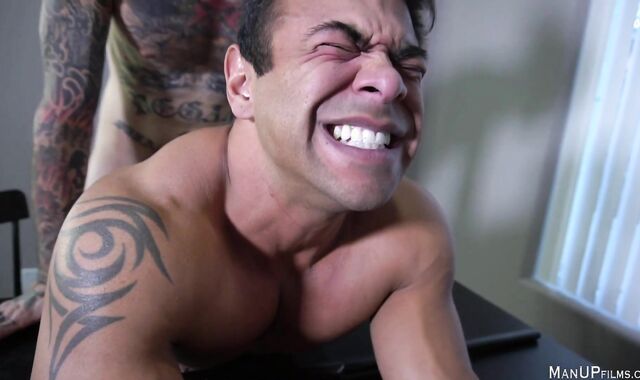 ManUpFilms: Draven Navarro pulverizes in the arse hump tape