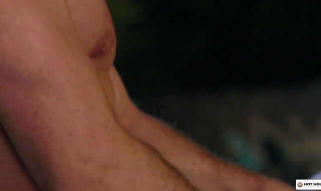 Molten Building: Jordan Starr rushes jamming stiff