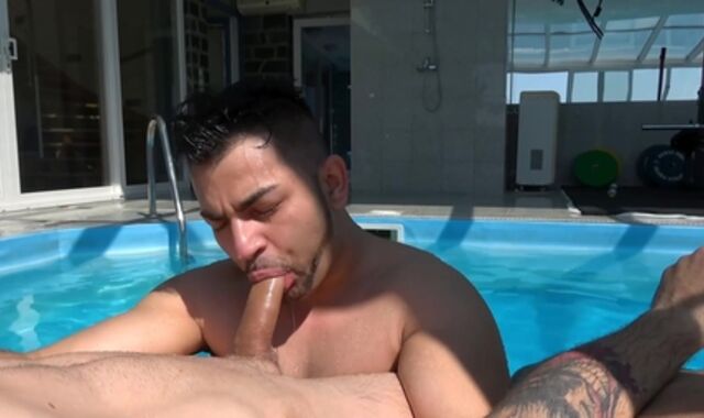 ClubBangBoys: Buddy protection-free-for-all handjob