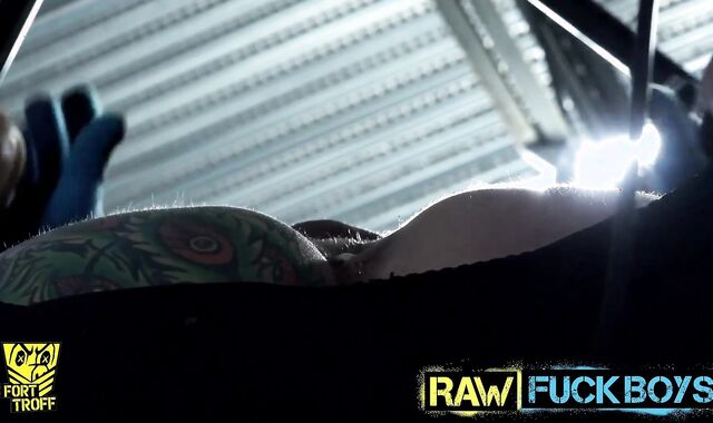 RawFuckBoys: Boinking in tandem with ginormous bi-atch Jordan Starr